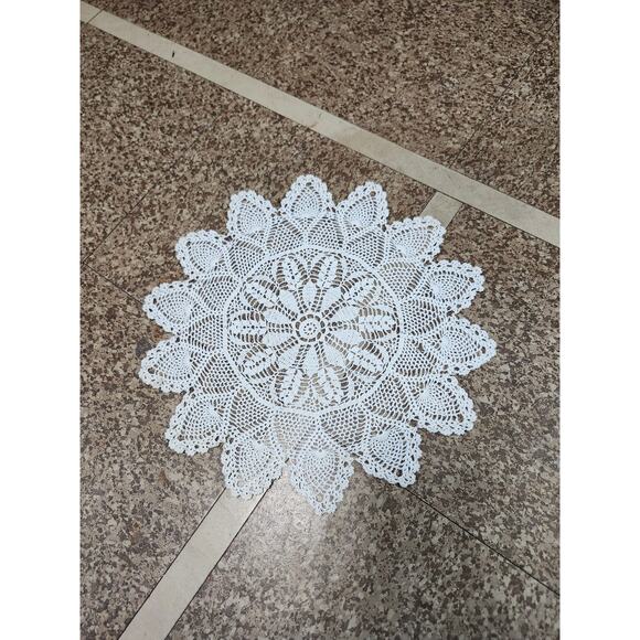 8 White Hand Crocheted Elegant Round Doilies Table Topper Mat Cottage Core - Picture 13 of 16